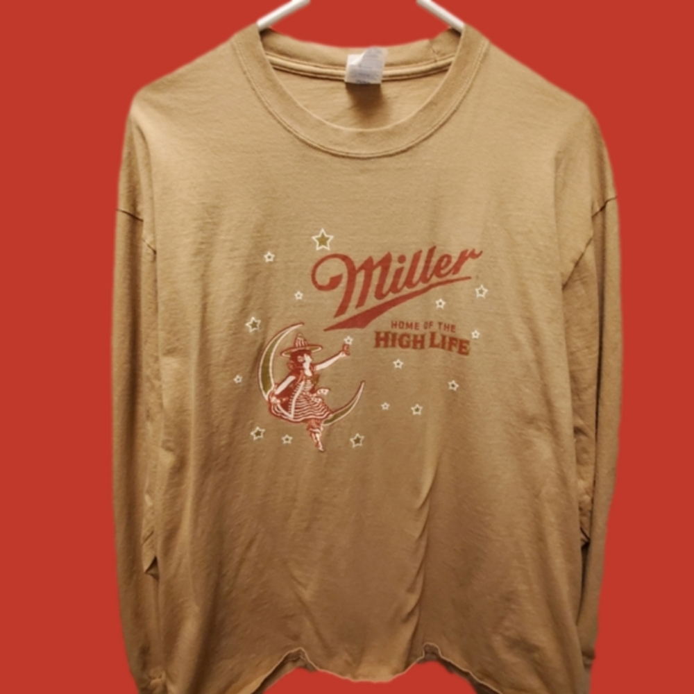 Mens size XL tan Miller High Life advertising shirt